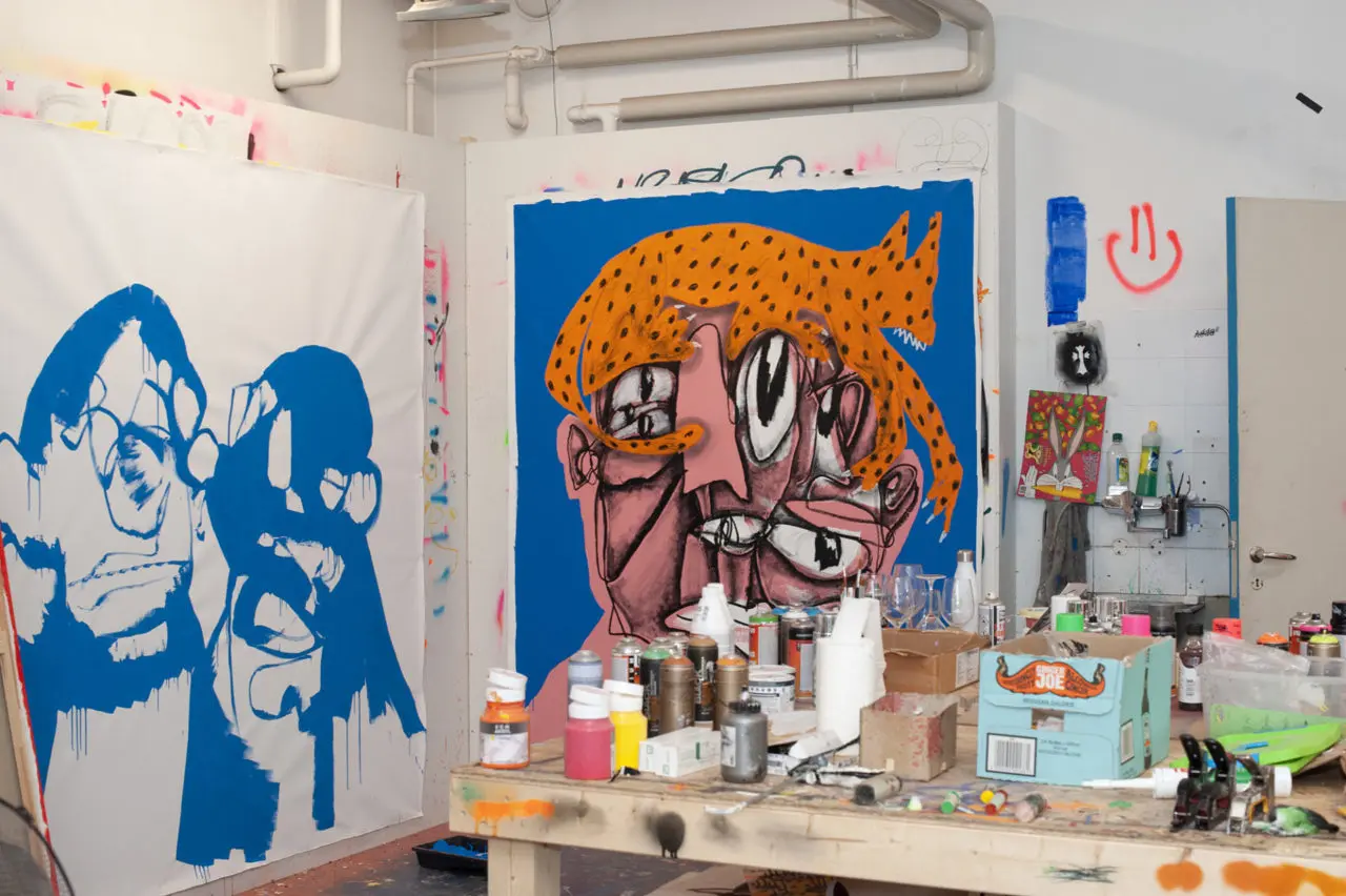 I studioet på Fornebu. Foto: Anne Vesaas